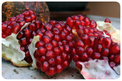 3 ways to peel a pomegranate